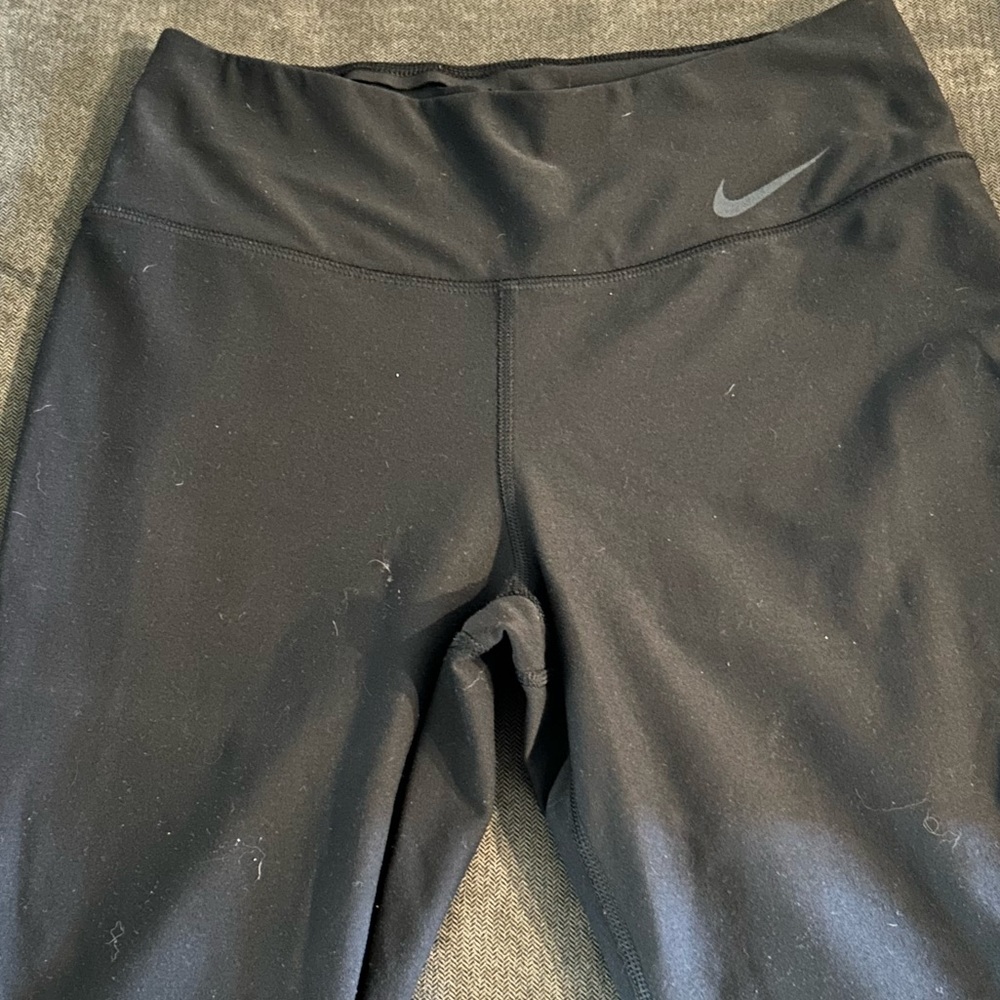 Black Nike leggings